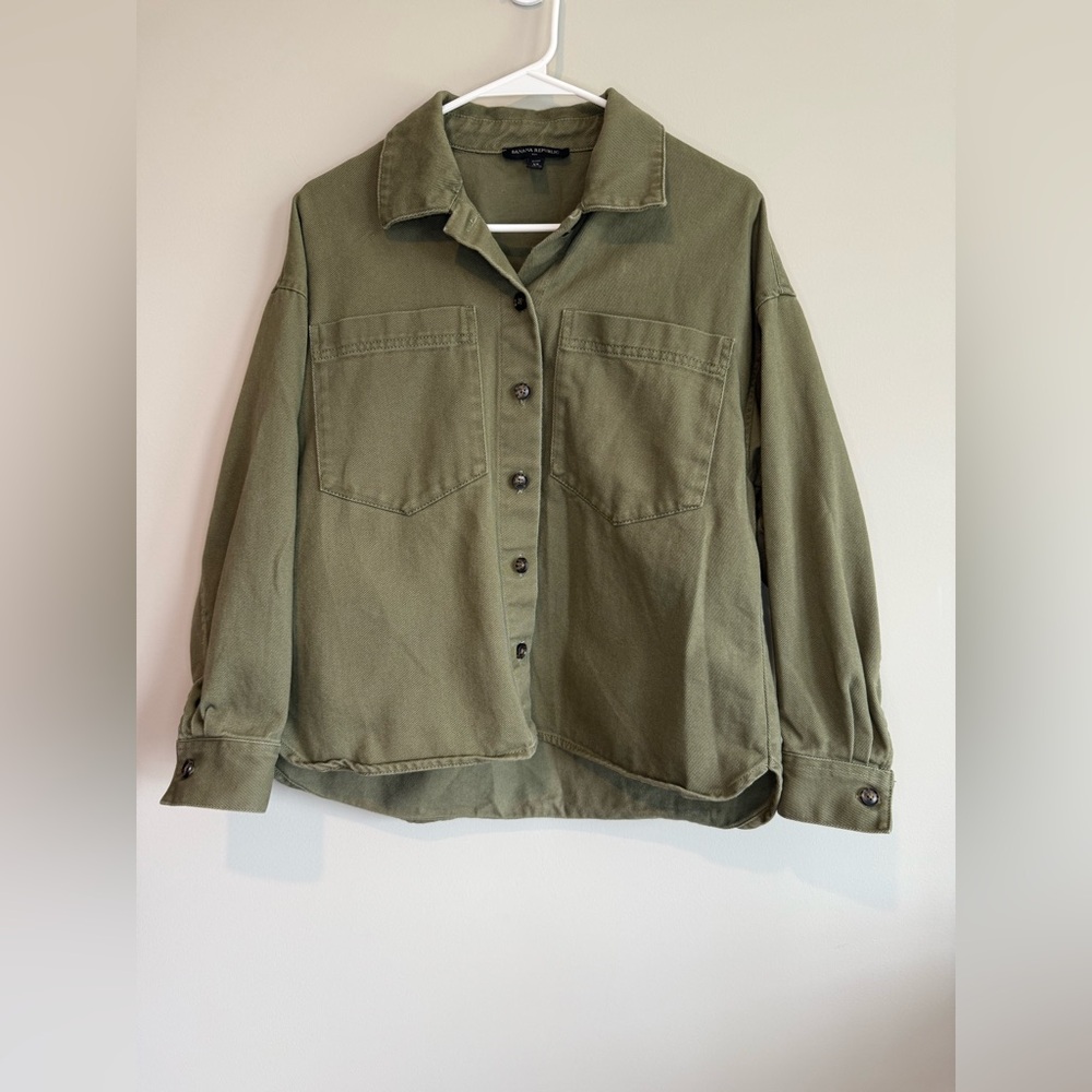 Banana Republic Olive Green Button-Up Shirt - Picture 2 of 8